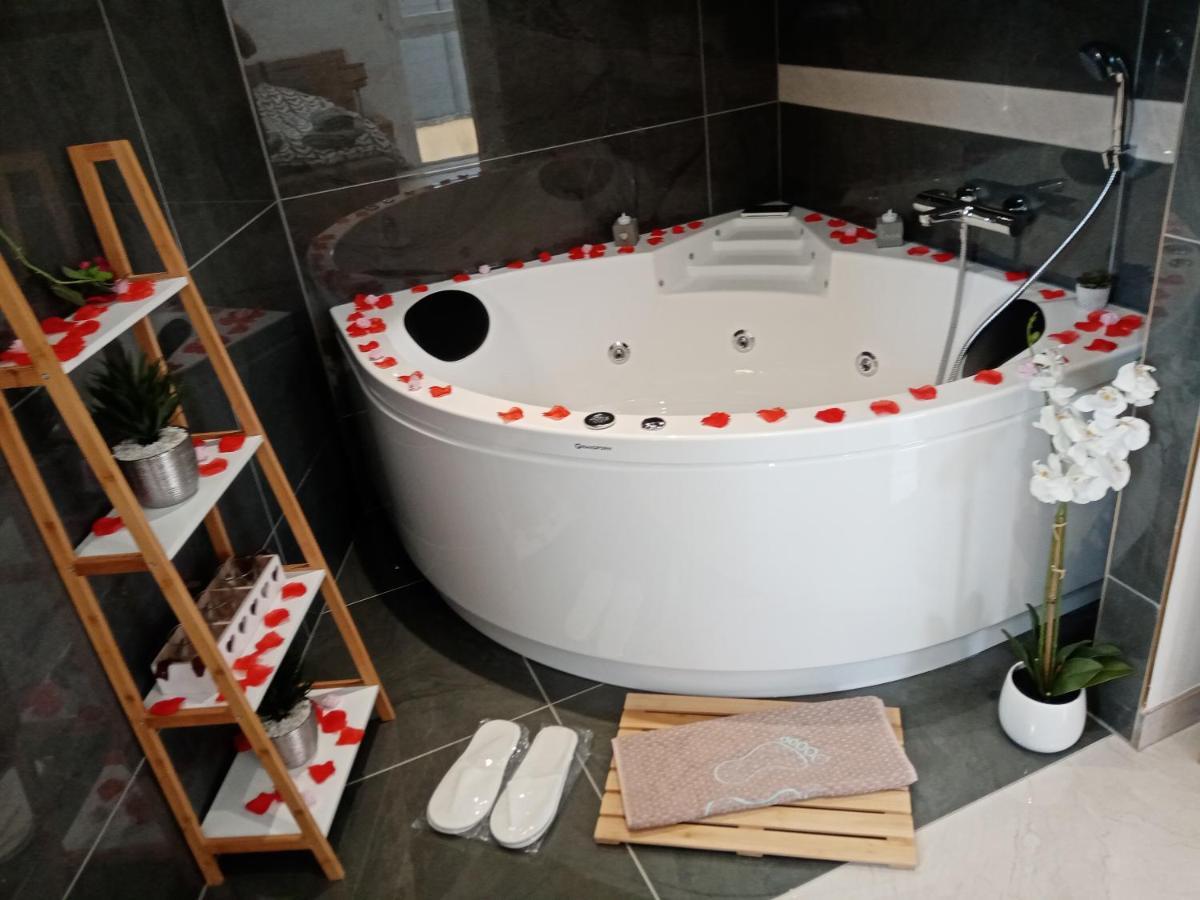 Jolie Maison, Balneo Lumino Therapie Et Terrasse Colmar Bagian luar foto